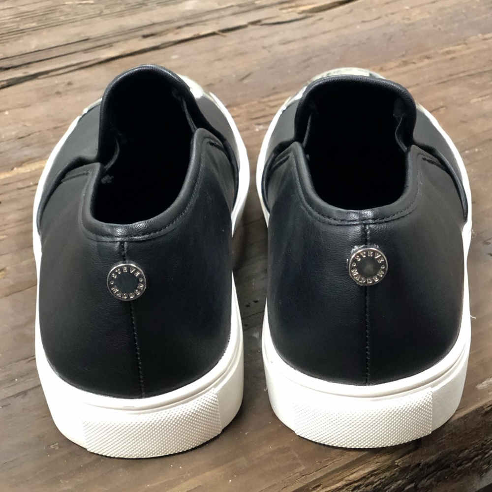 Size 8 Steve Madden Silver Toe Black Sneaker - Picture 4 of 6